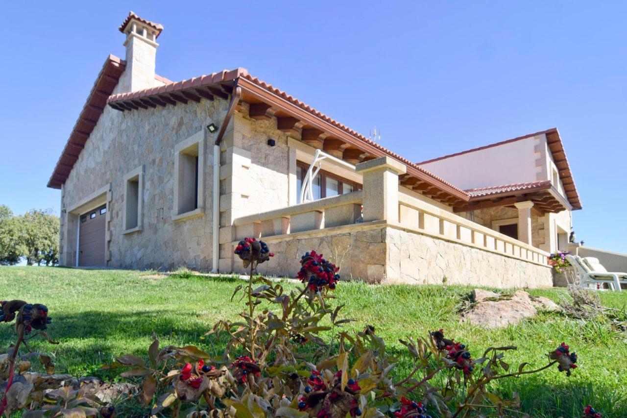 Casa Entre Piedras y Estrellas Gallegos de Sobrinos Exterior foto